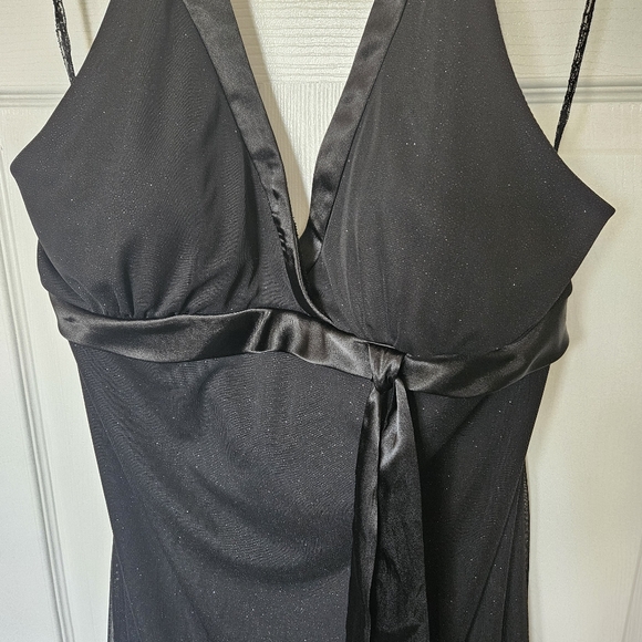 Black sparkle halter dress - Picture 3 of 11